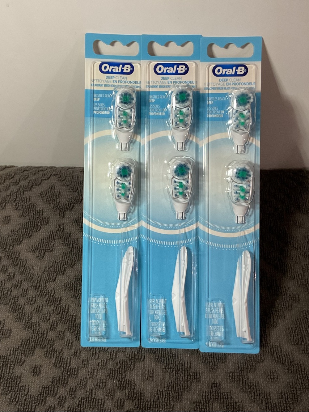 Oral b Deep Clean Replacement Brush Heads - White with Green/Blue Trim (3 Pack)